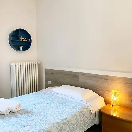 Easyrooms One Parme Extérieur photo