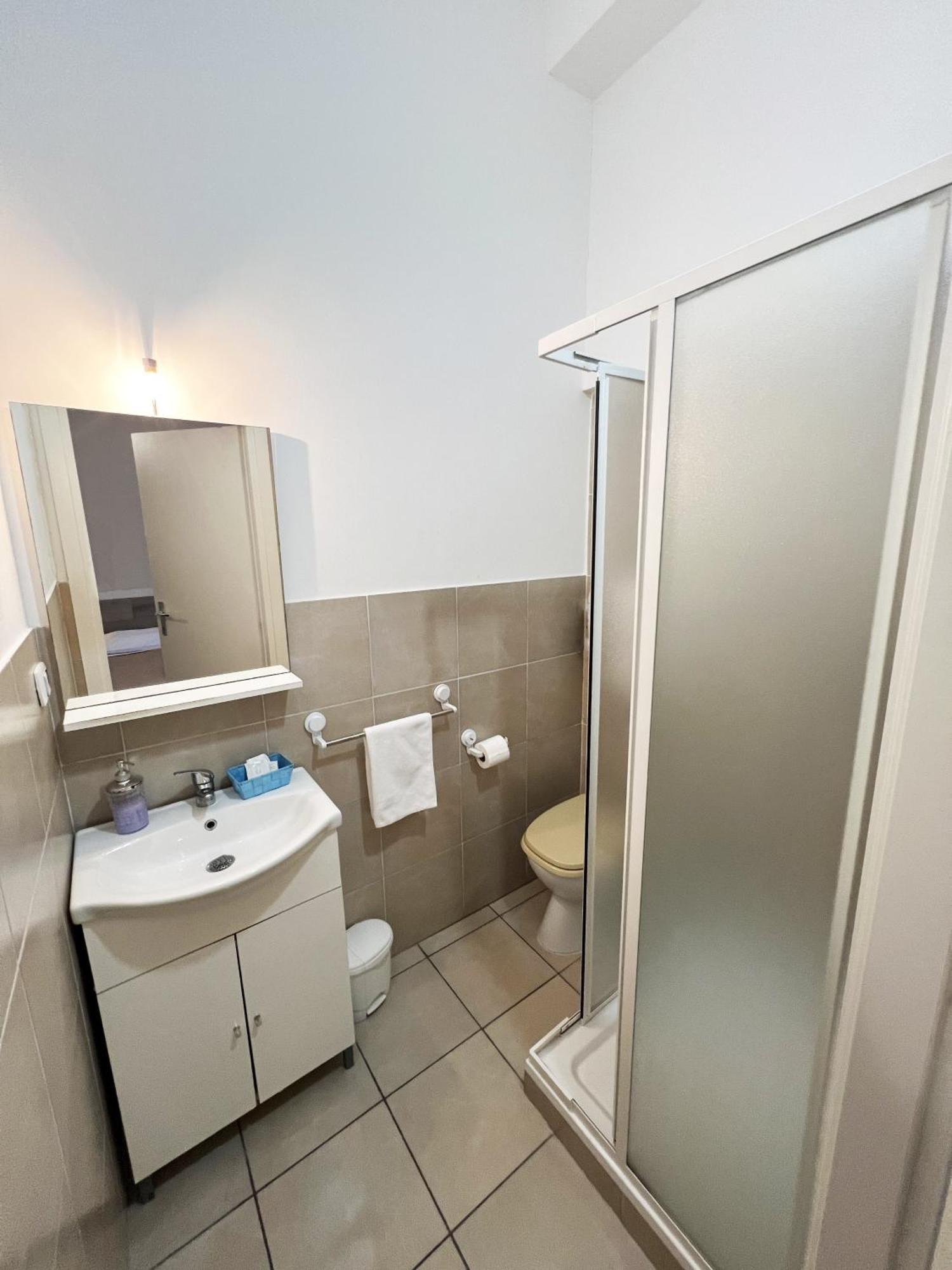 Pensión Easyrooms One Parma